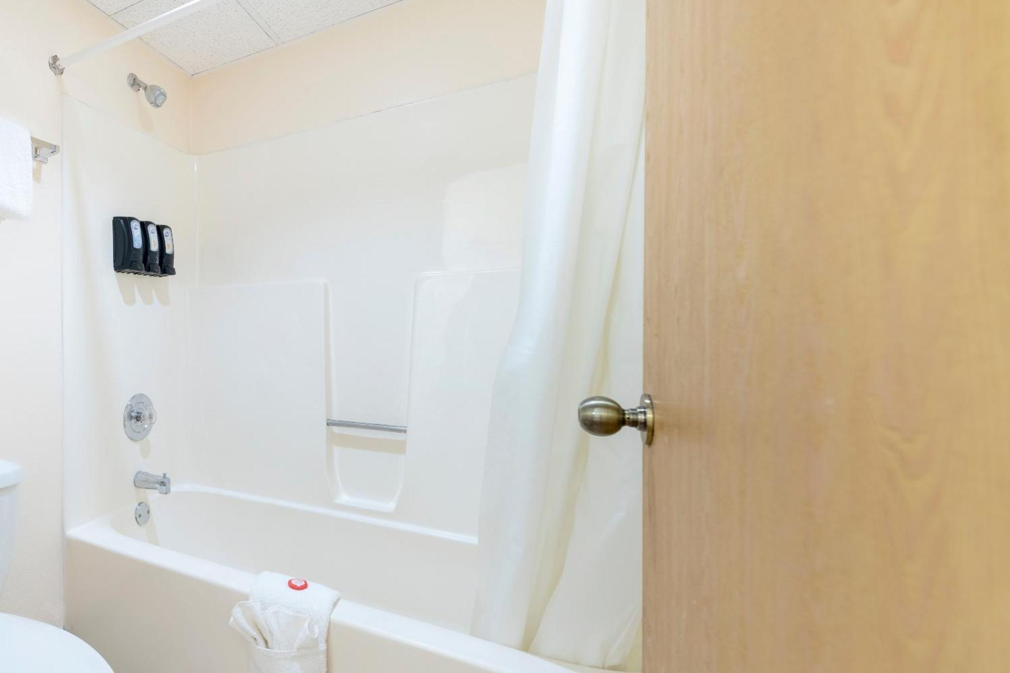 Oyo International Airport Hotel Tulsa