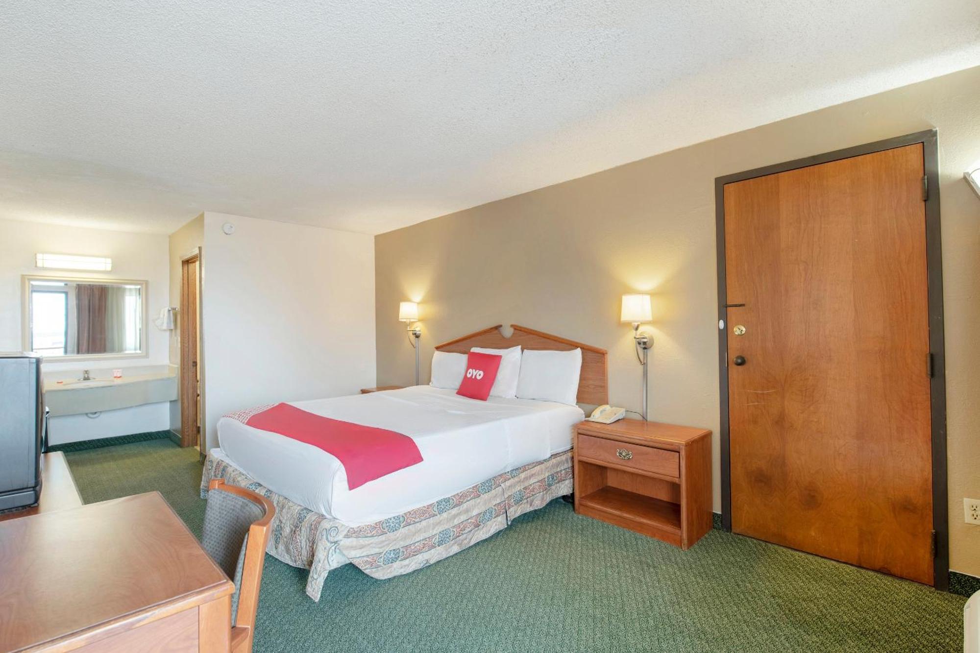 Oyo International Airport Hotel 2*