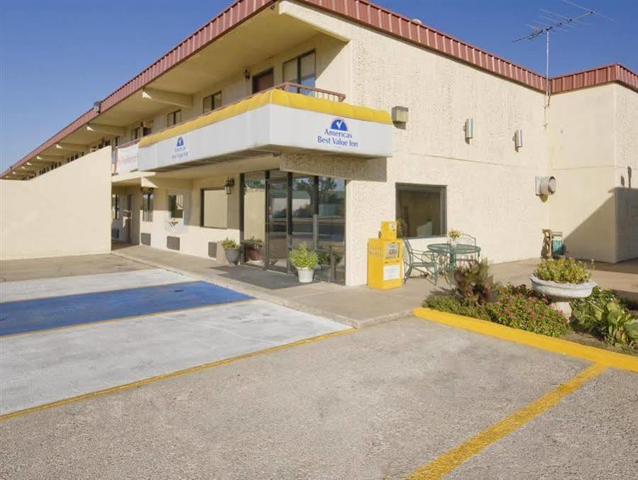 Oyo International Airport Hotel Tulsa